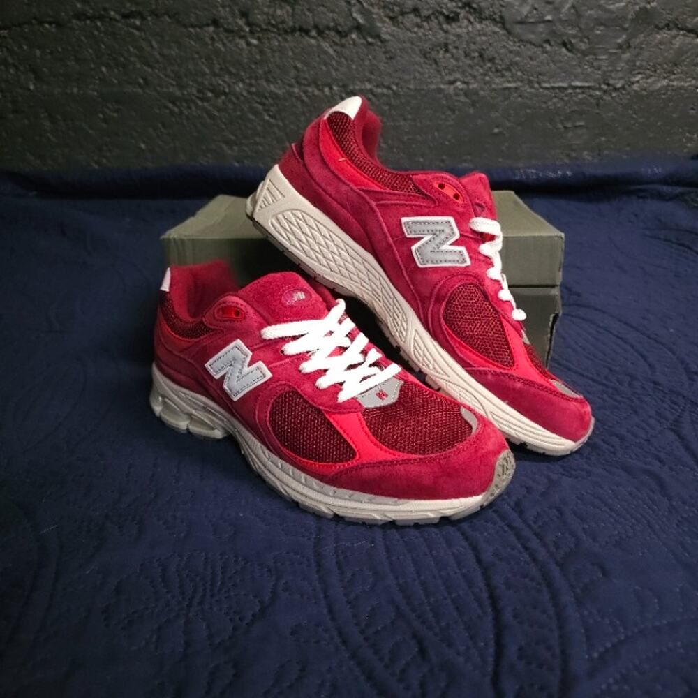 New Balance 2002R Bordeaux Burgundy Suede Sneakers Size 11 Like New